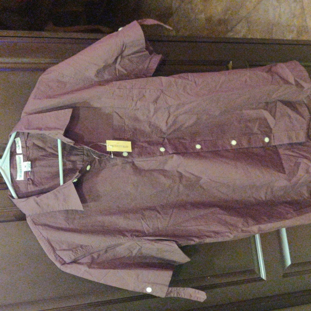 The New Ivy Brand,Medium Slim Fit, Dark Burgundy, Front pocket, Flap button arm